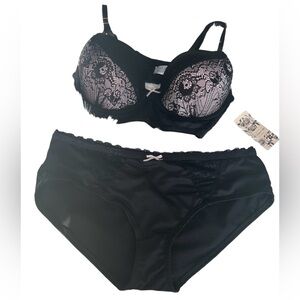 The lingerie Attic black NEW with TAG